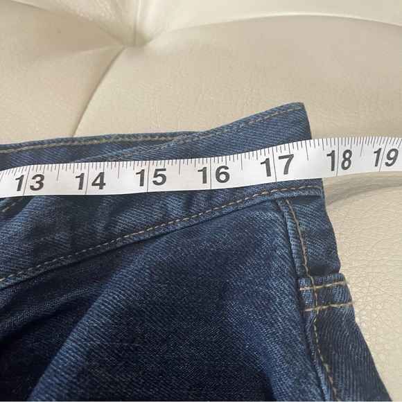 Old Navy Extra High-Rise Balloon Ankle Jeans Size 16 EUC some distressing - Picture 9 of 9